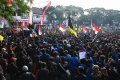 aksi-kawal-putusan-mk-di-malang-ricuh_20240823_191746.jpg