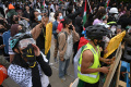 aksi-mahasiswa-pro-palestina-di-as-terus-berlanjut_20240517_101338.jpg