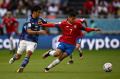Aksi Miki Yamane Merebut Bola Anthony Contreras