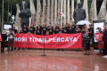 aksi-mosi-tidak-percaya-di-tugu-proklamasi-jakarta_20240306_200845.jpg