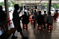 aksi-orange-pada-surabaya-pahlawan-jazz-di-stasiun-pasar-turi_20220314_180949.jpg