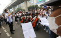 aksi-orkestra-addie-ms-untuk-perdamaian-rusia-dan-ukraina_20220330_172104.jpg