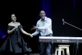 aksi-panggung-brian-mcknight-feat-raisa_20161212_194814.jpg