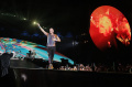 Aksi Panggung Coldplay di Jakarta