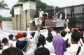 aksi-pegawai-honorer-di-dpr_20230808_140857.jpg