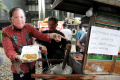 aksi-syukuran-penetapan-tersangka-ketua-kpk-firli-bahuri_20231123_165044.jpg
