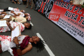 Aksi Teatrikal Anti Mafia Tambang