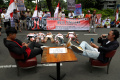 Aksi Teatrikal Anti Mafia Tambang