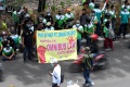 aksi-tolak-uu-cipta-kerja-di-surabaya-berujung-rusuh_20201008_201534.jpg