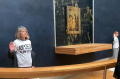 aktivis-lingkungan-lempar-sup-ke-lukisan-mona-lisa_20240130_151436.jpg