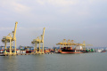 aktivitas-pelabuhan-peti-kemas-tanjung-emas-semarang_20220126_140649.jpg