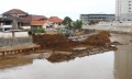 Alat Berat Kerjakan Proyek Normalisasi Bukit Duri