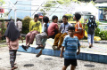 Anak-anak Pengungsi Korban Kebakaran Depo Plumpang Bermain