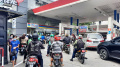 Antrean di SPBU di Tengah Wacana Kenaikan Harga BBM