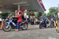 Antrean Warga Pasca Kenaikan Harga BBM