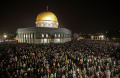 Antusiasnya Warga Palestina Mendapatkan Malam Lailatul Qadar
