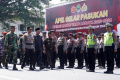 apel-gelar-pasukan-pengamanan-pemilu-2024-di-gedung-sate-bandung_20231017_162908.jpg
