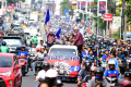 Arak-arakan Pemain Arema FC dan Aremania