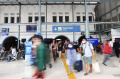 Arus Balik Pemudik di Stasiun Pasar Senen 