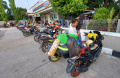 Arus Balik Pemudik Motor Istirahat di SPBU Cikampek
