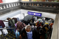 Arus Balik Penumpang Kereta Jarak Jauh di Stasiun Pasar Senen