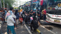 arus-mudik-penumpang-di-terminal-poris-plawad-tangerang_20220426_160643.jpg