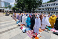 asn-kota-bandung-gelar-salat-minta-hujan_20231009_172853.jpg