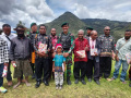 Awali 2023, Satgas Yonif Mekanis 203/AK Adakan Ibadah Bersama
