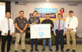 AXA Mandiri Menyerahkan Manfaat Asuransi Mandiri Perlindungan Sejahtera