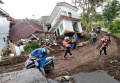 Bangunan dan Jalan Rusak Berat Akibat Gempa Cianjur