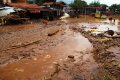 banjir-bandang-sungai-citarik-kabupaten-bandung_20160413_231527.jpg