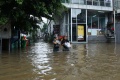 banjir-di-bendungan-hilir-jakarta_20200225_173119.jpg