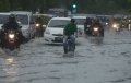 banjir-di-jalan-pucang-surabaya_20141207_134322.jpg