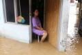 banjir-di-kebon-pala-makin-tinggi-imbas-air-kiriman_20231130_185740.jpg