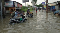 Banjir di Perumahan Jalan Sultan Ageng Tirtayasa Tangerang Banjir di Perumahan Jalan Sultan Ageng Tirtayasa Tangerang