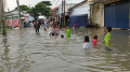 Banjir di Perumahan Jalan Sultan Ageng Tirtayasa Tangerang Banjir di Perumahan Jalan Sultan Ageng Tirtayasa Tangerang