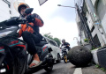batu-bulat-di-jalan-tamblong-kota-bandung-lepas-hambat-lalin_20240425_175246.jpg