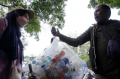 Bazar Bayar Pakai Sampah di Balai Kota Bandung