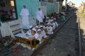 Belajar Mengaji di Pinggir Rel Kereta Api