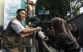 ben-kasyafani-bagikan-daging-qurban-untuk-masyarakat_20240617_205138.jpg