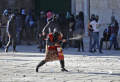 bentrok-warga-palestina-dan-polisi-israel-di-masjid-al-aqsa_20220416_142758.jpg