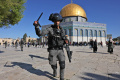 Bentrok Warga Palestina dan Polisi Israel di Masjid Al-Aqsa