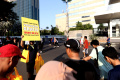 berbagi-bingkisan-dan-voucher-di-hari-pelanggan-nasional_20240909_163233.jpg