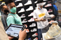 Berburu Sepatu Sneakers Terbaru di Senikersku
