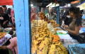 berburu-takjil-di-karang-menjangan-surabaya_20240318_174828.jpg