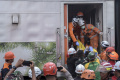 berita-foto-evakuasi-korban-tabrakan-kereta-di-cicalengka_20240105_184741.jpg