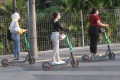 Bermain Scoter GrabWheels
