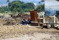 Bersihkan Barang Usai Banjir Bandang