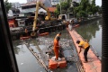 bersihkan-sampah-ibukota_20170411_211915.jpg