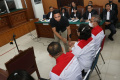 Bharada E Dengarkan Kesaksian Orang Tua Brigadir J
